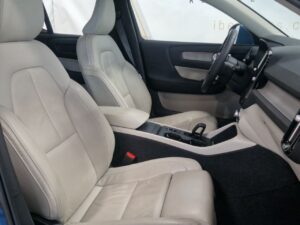VOLVO XC40 B3 163cv Hybrid